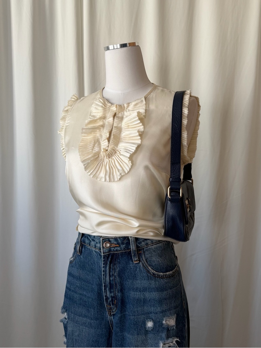 J.Crew 100% Silk Ruffle V-Neck Blouse Cream Tank Size 4. - Picture 1 of 14